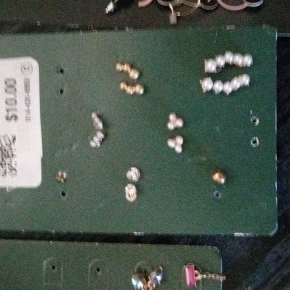 Earrings - Picture 3 of 4